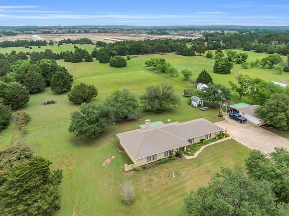 5 Acres of Residential Land with Home for Sale in Ovilla, Texas