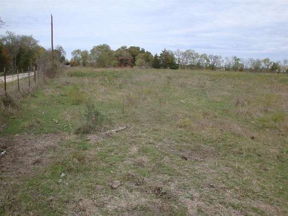 10 Acres of Land for Sale in Corsicana, Texas