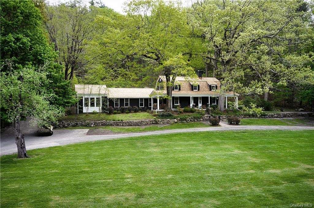 2.4 Acres of Residential Land with Home for Sale in Tuxedo Park, New York