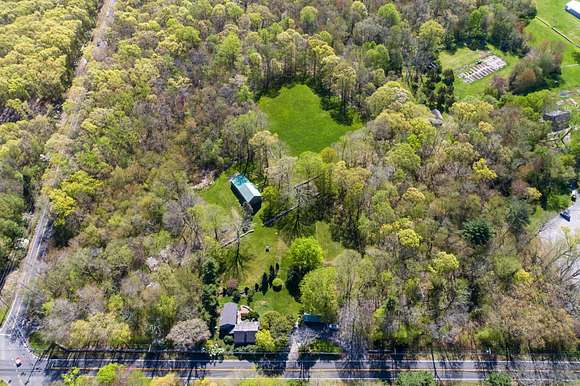 14.2 Acres of Land with Home for Sale in Killingworth, Connecticut