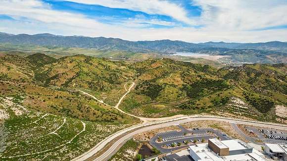 306 Acres of Land for Sale in Castaic, California