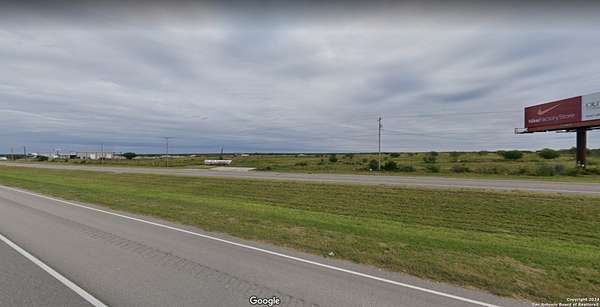 8 Acres of Commercial Land for Sale in Three Rivers, Texas