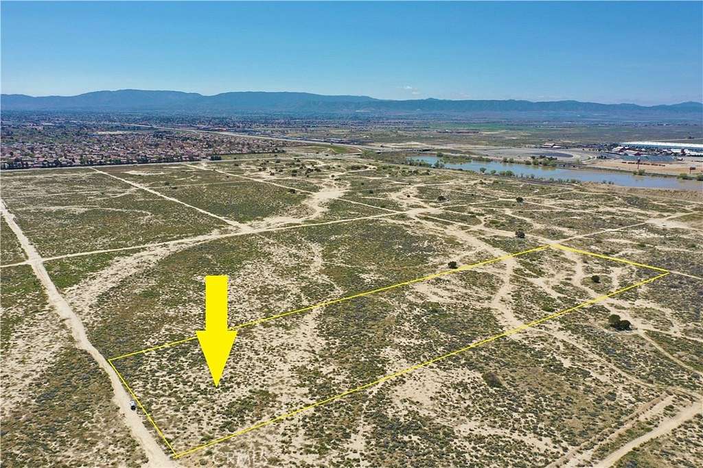 10.26 Acres of Land for Sale in Lancaster, California