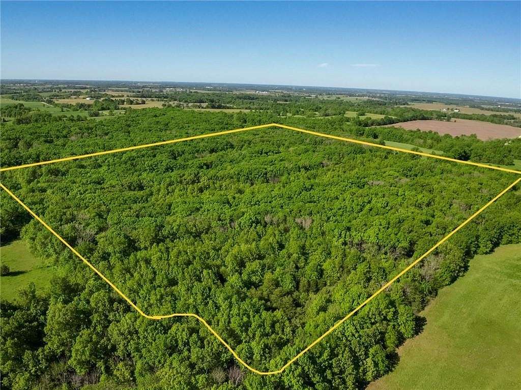 28.4 Acres of Recreational Land for Sale in Laredo, Missouri