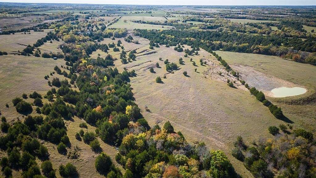 33 Acres of Land for Sale in Bells, Texas