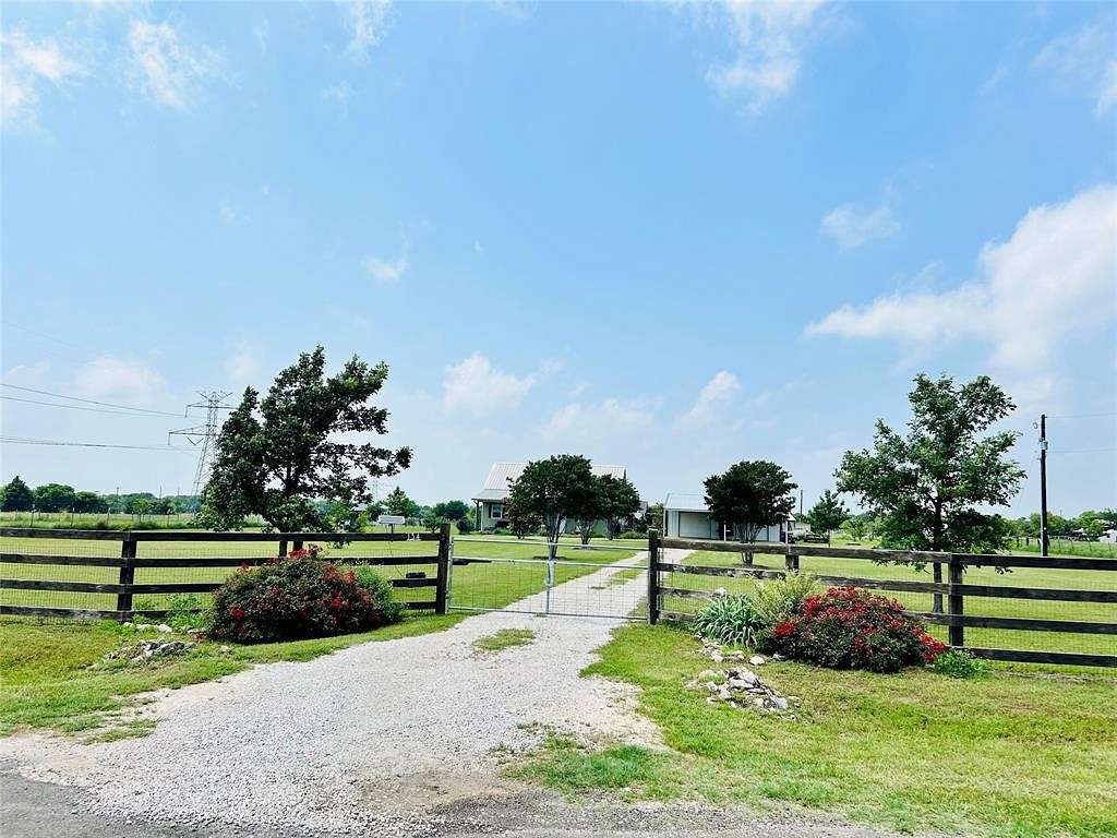 3 Acres of Residential Land with Home for Sale in Waxahachie, Texas