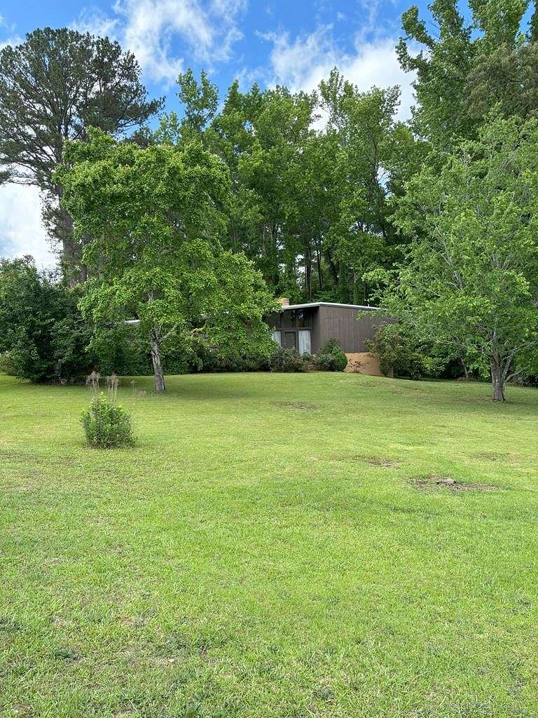 8.3 Acres of Residential Land with Home for Sale in Abbeville, South Carolina