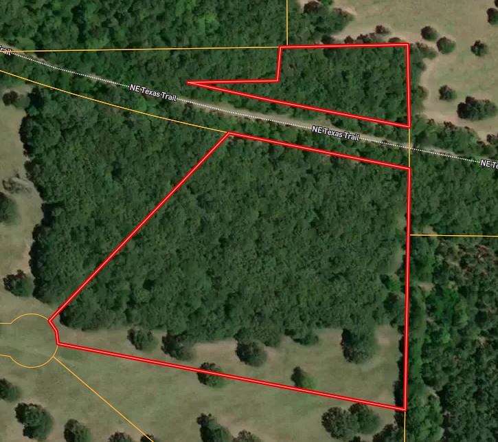 10.12 Acres of Recreational Land & Farm for Sale in Bagwell, Texas