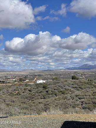 3.1 Acres of Residential Land with Home for Sale in Humboldt, Arizona