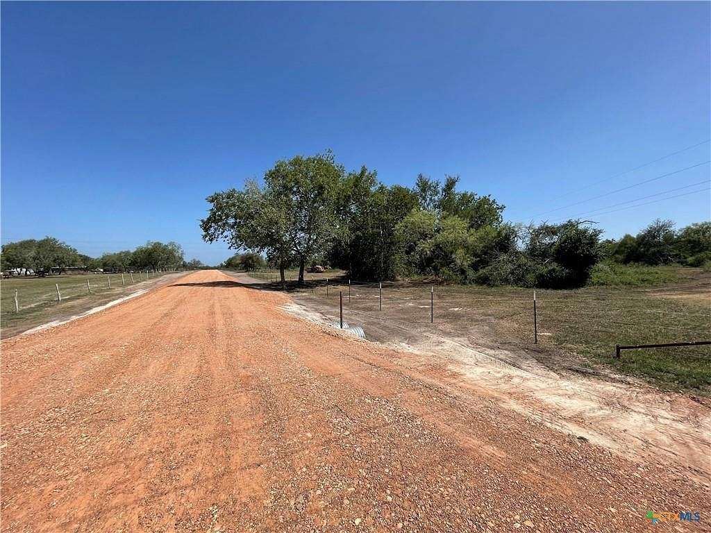 5 Acres of Land for Sale in Victoria, Texas