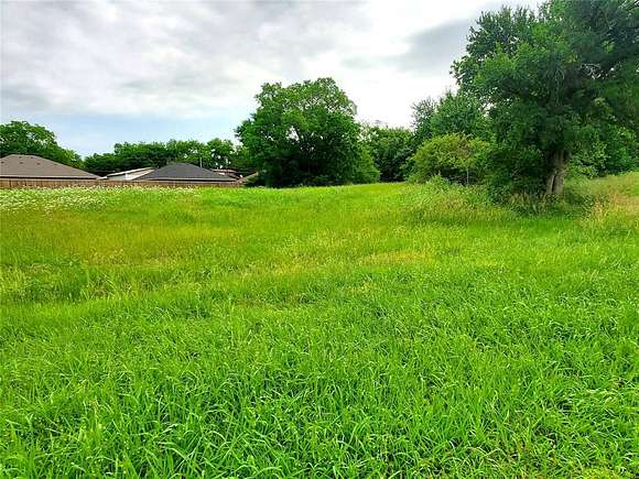 1.5 Acres of Land for Sale in Bonham, Texas