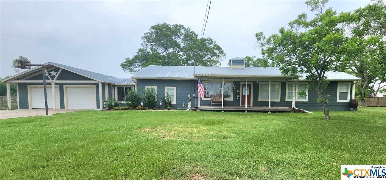 3.05 Acres of Residential Land with Home for Sale in Vanderbilt, Texas