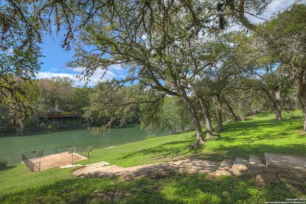 1 Acre of Residential Land for Sale in New Braunfels, Texas