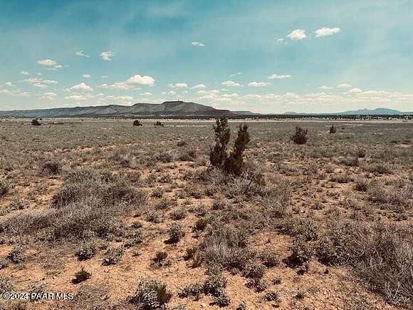 1.01 Acres of Residential Land for Sale in Seligman, Arizona