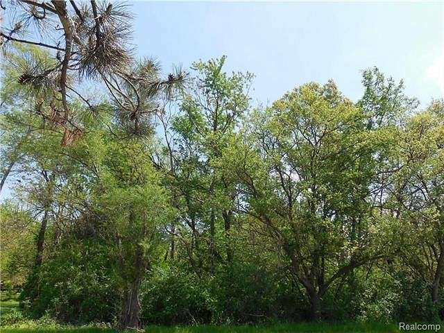 0.28 Acres of Residential Land for Sale in West Bloomfield, Michigan