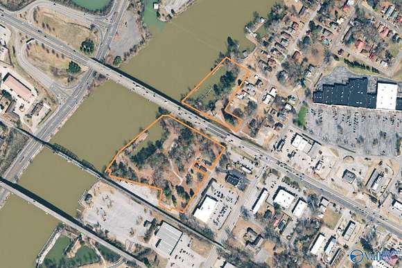 9 Acres of Commercial Land for Auction in Gadsden, Alabama