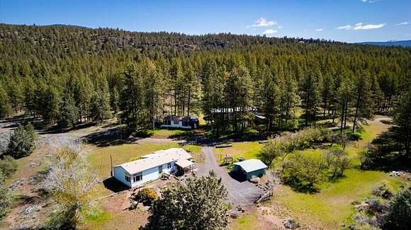 35.6 Acres of Land with Home for Sale in Bonanza, Oregon