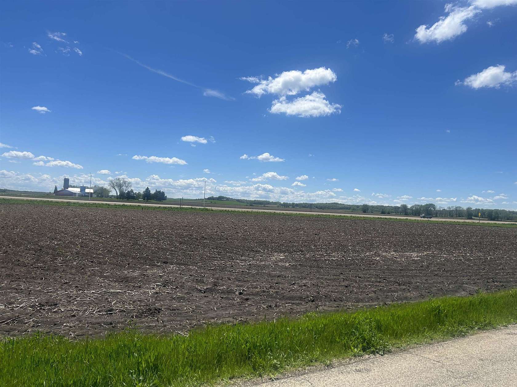 4.8 Acres of Land for Sale in Belleville, Wisconsin
