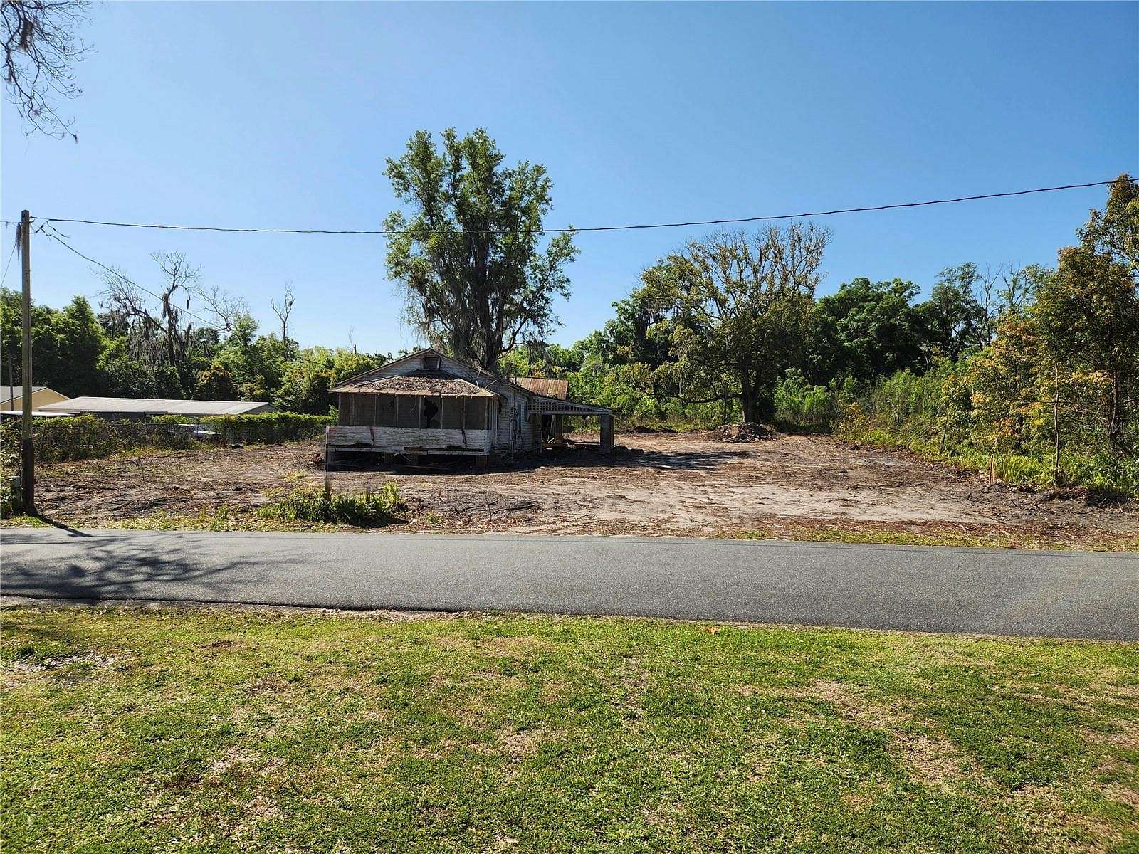 0.5 Acres of Residential Land for Sale in Oxford, Florida