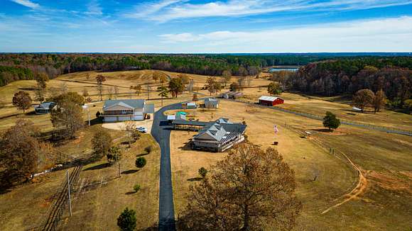 125 Acres of Land with Home for Sale in Ripley, Mississippi