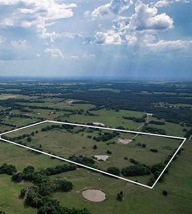 48 Acres of Recreational Land for Sale in Fairfield, Texas