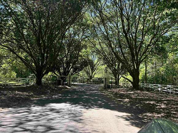2 Acres of Residential Land for Sale in Tallahassee, Florida
