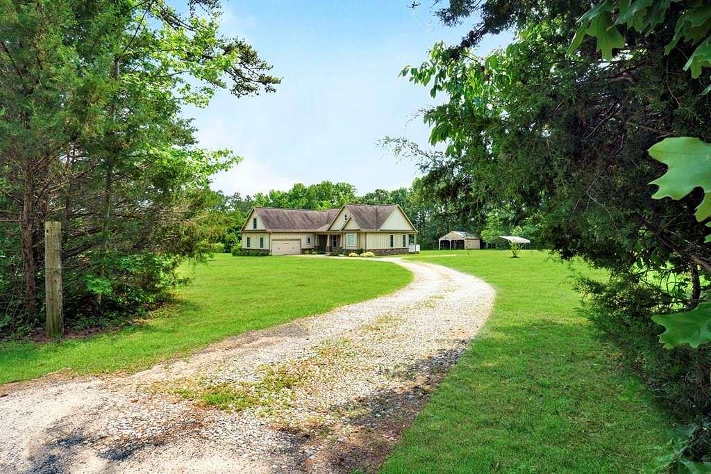 2 Acres of Residential Land with Home for Sale in Abbeville, South Carolina