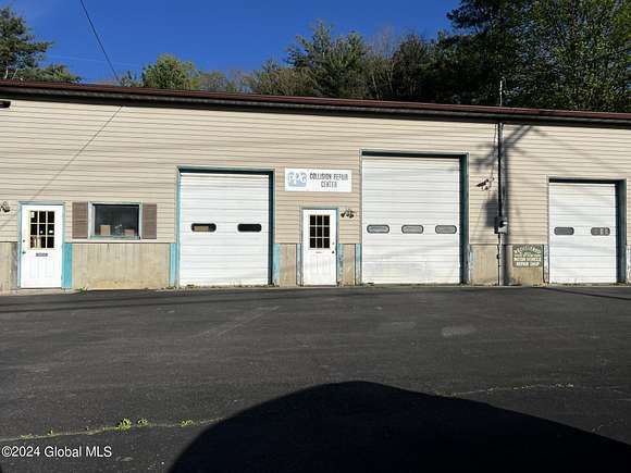 2 Acres of Improved Mixed-Use Land for Sale in Castleton-on-Hudson, New York