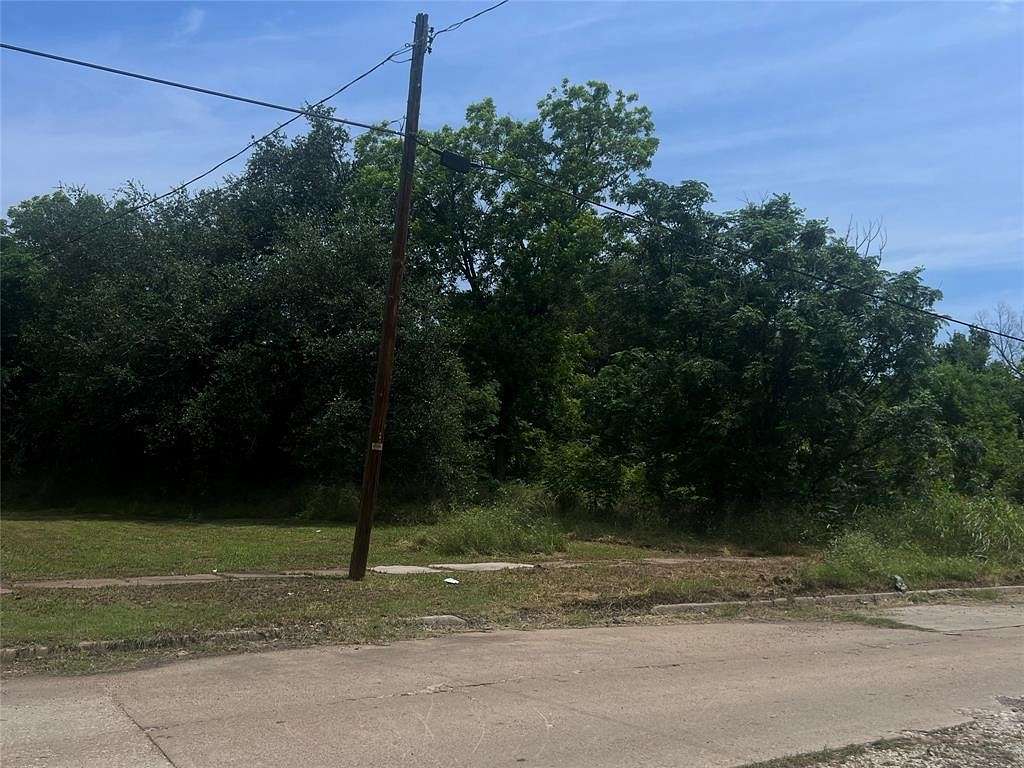 0.68 Acres of Residential Land for Sale in Marlin, Texas