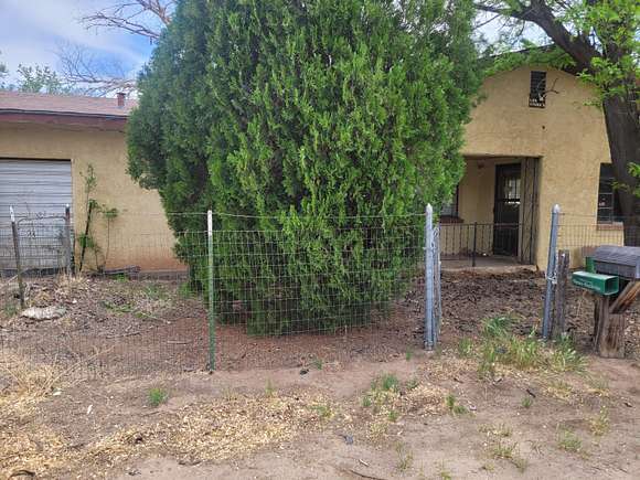 2.6 Acres of Residential Land with Home for Sale in Los Lunas, New Mexico