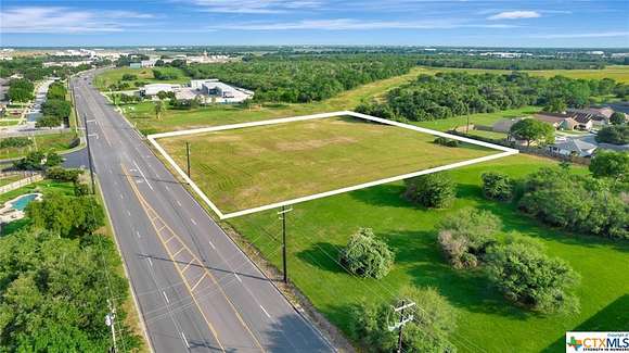 3 Acres of Commercial Land for Sale in Victoria, Texas