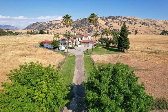 2.5 Acres of Residential Land with Home for Sale in Sanger, California