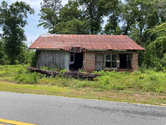 0.83 Acres of Mixed-Use Land for Sale in Crawfordville, Florida