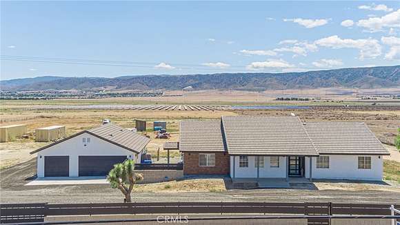 4.998 Acres of Residential Land with Home for Sale in Lancaster, California