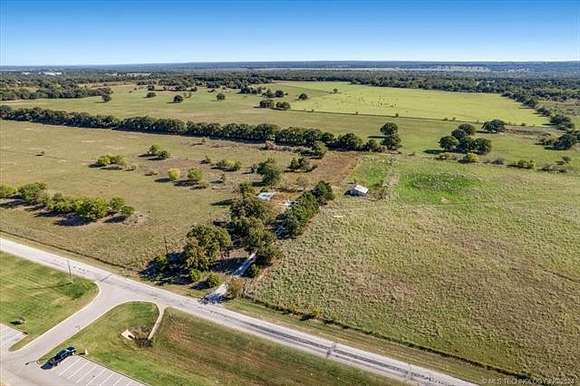 2 Acres of Mixed-Use Land for Sale in Thackerville, Oklahoma