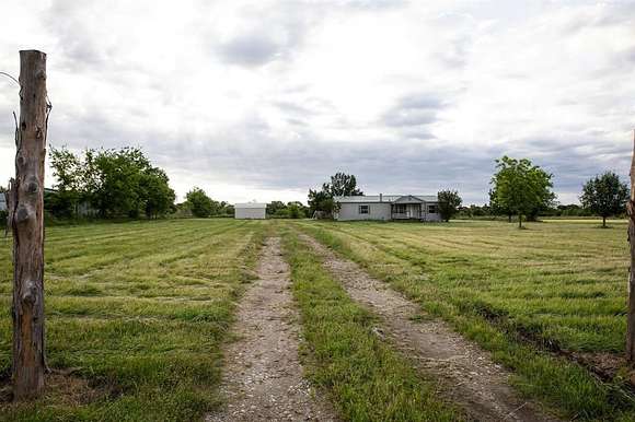 6 Acres of Residential Land with Home for Sale in Wills Point, Texas