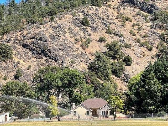 5 Acres of Land with Home for Sale in Jacksonville, Oregon