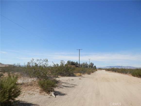 19 Acres of Land for Sale in Rosamond, California