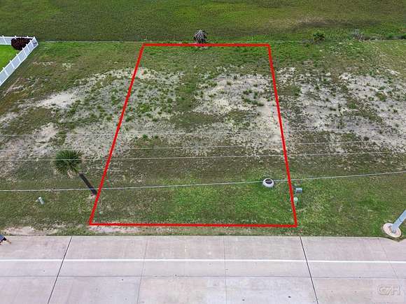 Improved Residential Land for Sale in Tiki Island, Texas