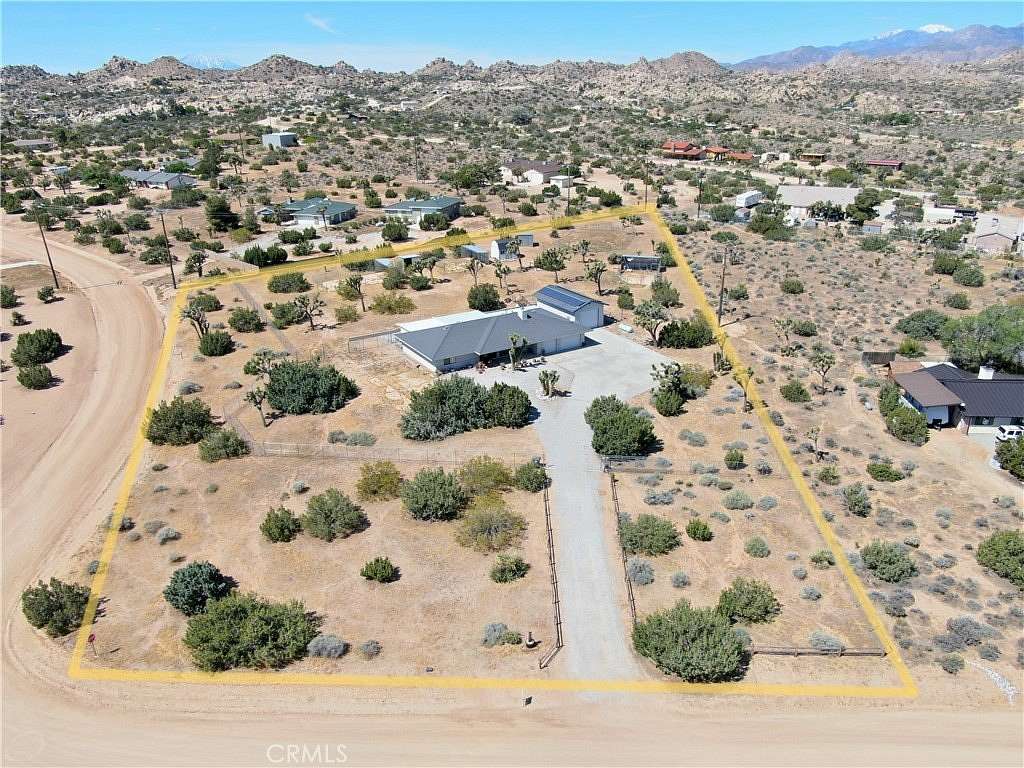 2.42 Acres of Residential Land with Home for Sale in Yucca Valley, California