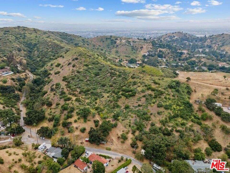 7.602 Acres of Residential Land for Sale in Sunland, California