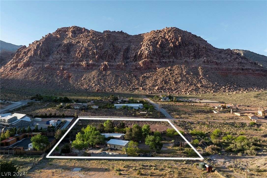 2.65 Acres of Residential Land with Home for Sale in Las Vegas, Nevada