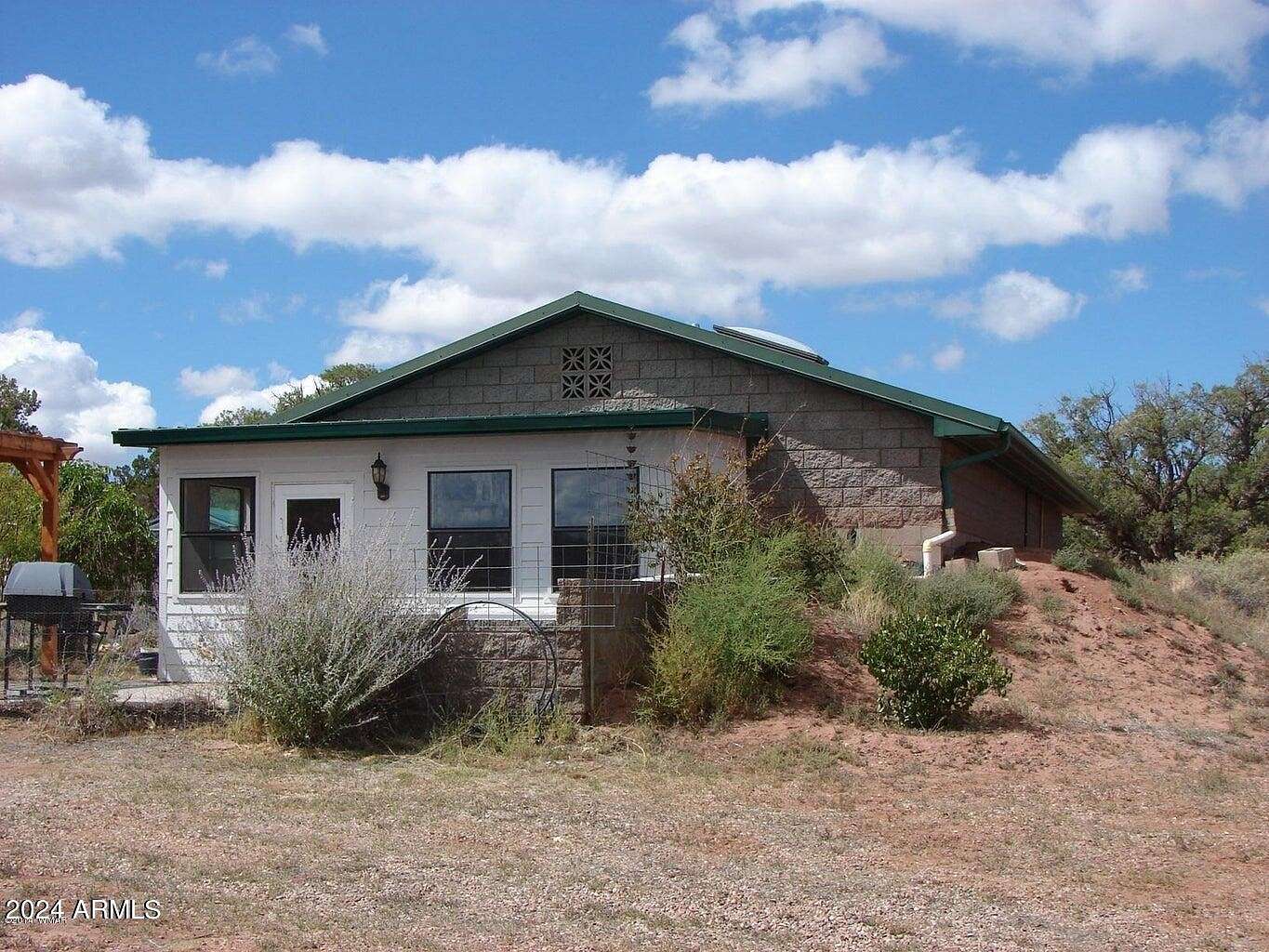 42 Acres of Recreational Land with Home for Sale in Snowflake, Arizona