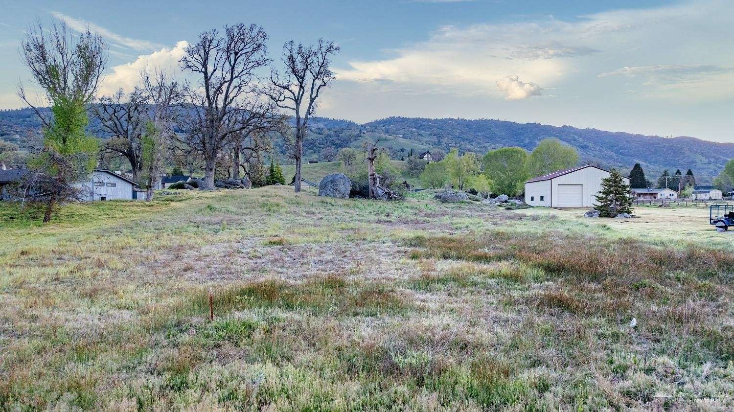 1 Acre of Residential Land for Sale in Tehachapi, California