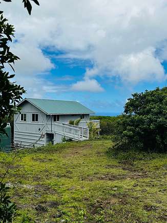 20 Acres of Recreational Land with Home for Sale in Nāʻālehu, Hawaii