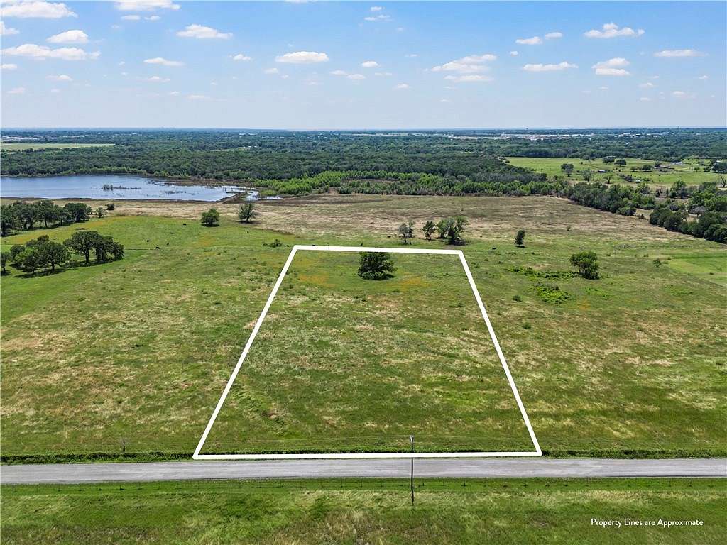 5.01 Acres of Residential Land for Sale in Elm Mott, Texas