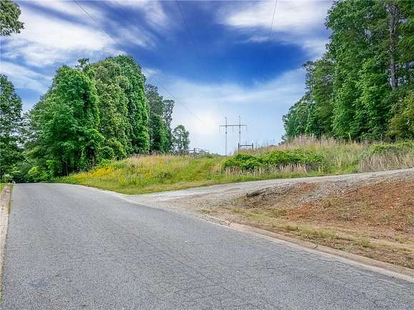 10.9 Acres of Land for Sale in Winder, Georgia