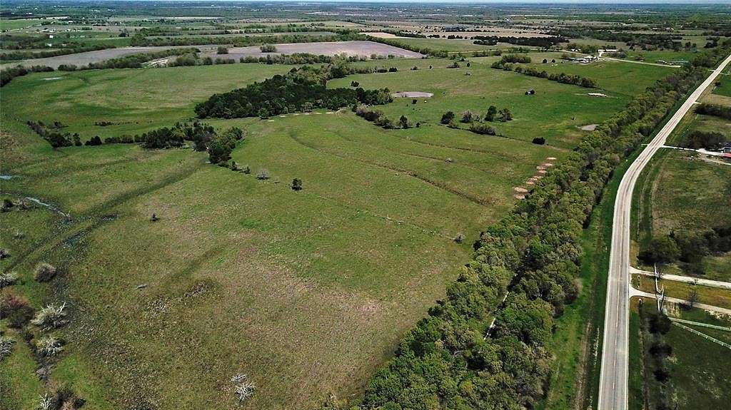 33.5 Acres of Agricultural Land for Sale in Celeste, Texas