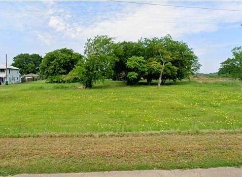 0.9 Acres of Residential Land for Sale in Wilmer, Texas