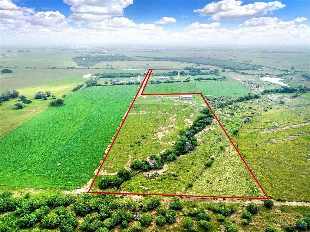 12.8 Acres of Land with Home for Sale in Floresville, Texas